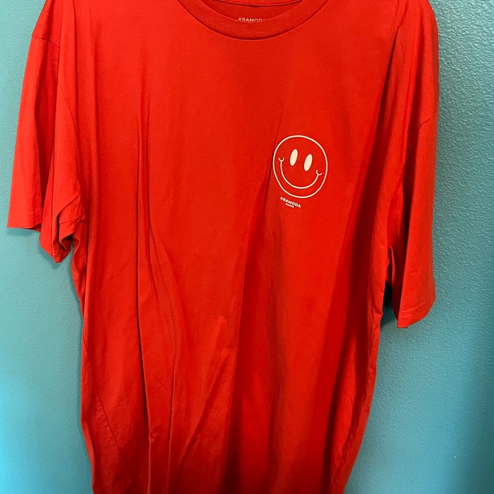 Kramoda Red Short Sleeve Tee with Smiley Graphic